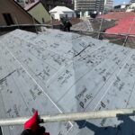 屋根カバー工法、施工進行中 の施工写真
